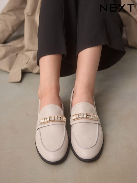 Bone Standard Fit Forever Comfort® Leather Chain Detail Slim Loafers (E85078) | ₪167