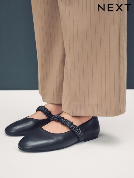 Musta - Forever Comfort® Premium Leather With Motionflex Ruched Mary Jane Shoes (E85085) | €78