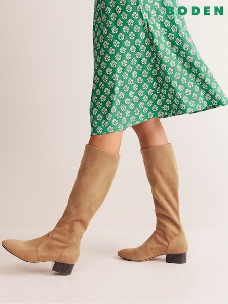 Boden Brown Flat Stretch Knee Boots (E85479) | €186