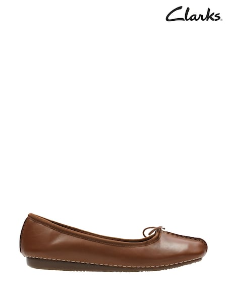 Clarks Brown Leather Freckle Ice Shoes (E92027) | €50