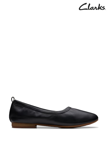 Clarks Black Wide Fit (E) Leather Fawna Soft Shoes (E92030) | kr928