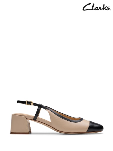 Culoare nisipului - Clarks Nyta45 Sling Pantofi (E92100) | 596 LEI
