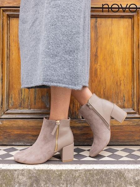 Novo Natural Wide Fit Davion Zip Block Heel Ankle Boots (E94012) | €51