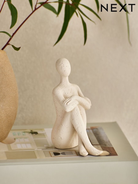 Natural Scandi Sitting Figure Small Ornament (E94869) | €9