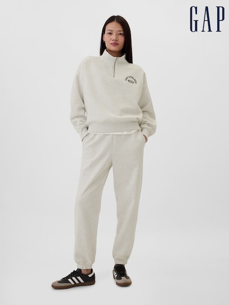 Gap Cream Logo Athletic Quarter Zip Sweatshirt (E95905) | €23