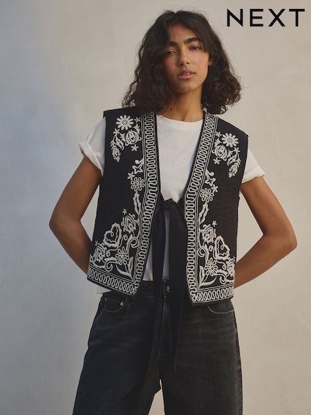 Schwarz - Quilted Embroidered Gilet (E97333) | 65 €