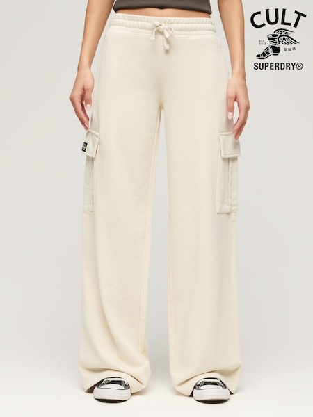 Superdry Cream Athletic Essentials Vintage Wide Cargo 100% Cotton Joggers (E98031) | R$ 545