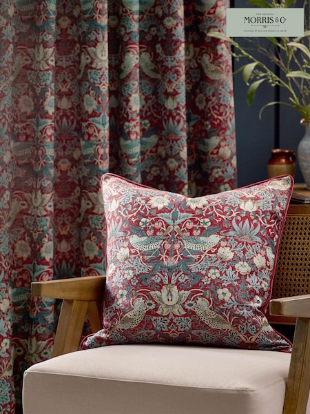Morris & Co. Berry Strawberry Thief Jacquard Piped Cushion (E98112) | €40