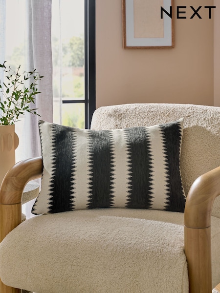 Black/White Zig Zag Stripe Cushion (F00416) | €16