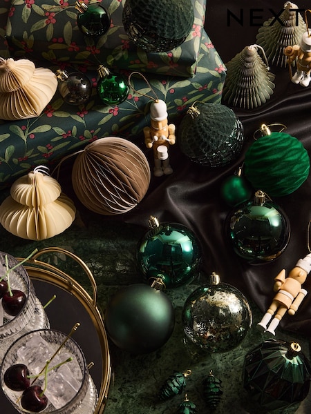 Green 10 Pack Scandi Paper Baubles (F03032) | €13