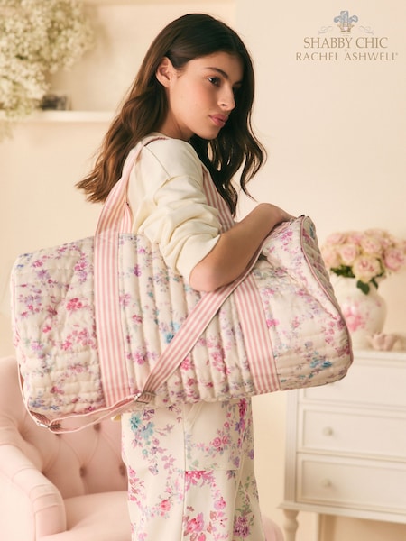 Shabby Chic by Rachel Ashwell® 	Ecru/Pink Garland Heart Print Weekend Bag (F03071) | R$ 575