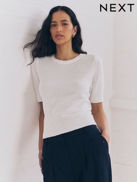 White Knitted Textured Crew Neck Short Sleeve Top (F03919) | €24