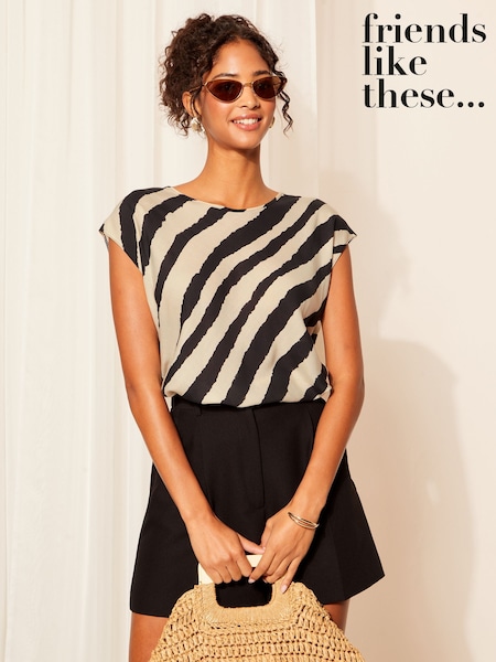 Friends Like These Black Woven Lightweight Short Sleeve Blouse (F05089) | kr414