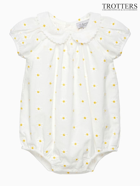 Trotters London Newborn White 100% Cotton Daisy Bubble Rompersuit (F06317) | €74