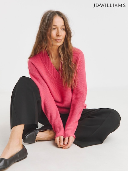 JD Williams Pink V-Neck Curved Hem Jumper (F06453) | €32