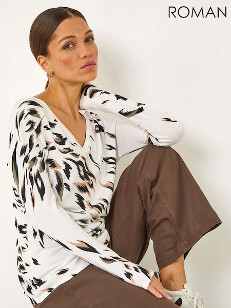 Roman V-Neck Animal Print Knit Jumper (F07017) | R$ 510
