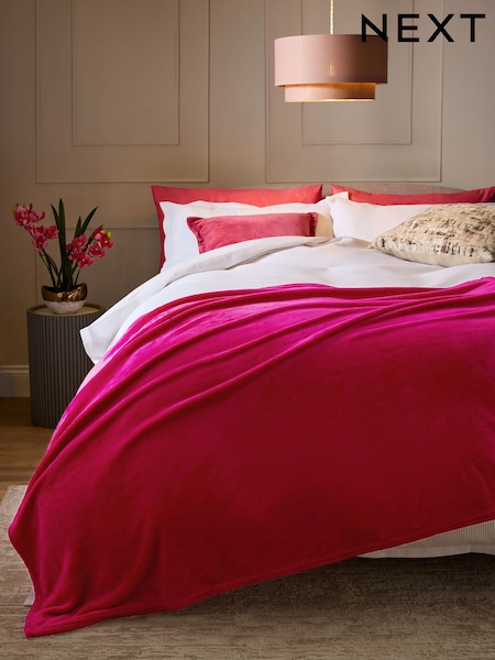 Rose Pink Plush Fleece Throw (F11075) | 59 QAR - 167 QAR
