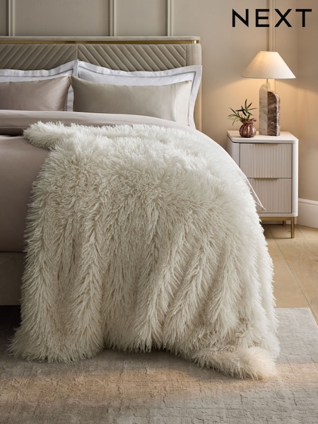 Ivory Monoglian Faux Fur Throw (F11103) | €76 - €126