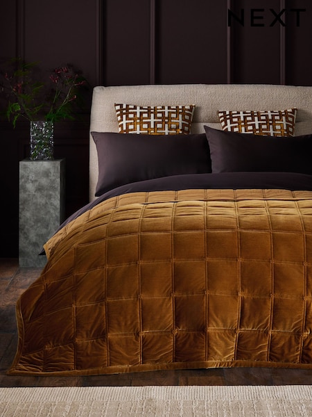 Dark Ochre Quilted Lustre Velvet Bedspread (F13482) | R$ 735 - R$ 1.225