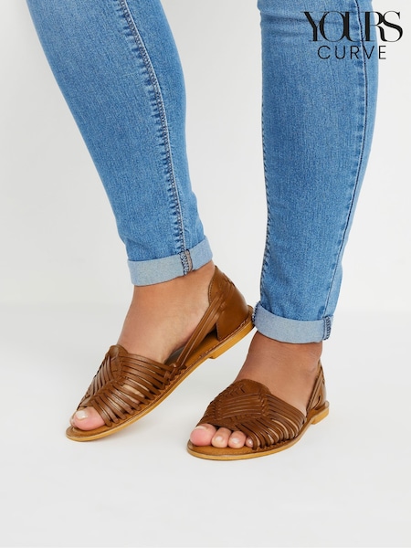 Yours Curve Natural Wide Fit Woven Leather Flat Pumps (F13758) | R$ 305