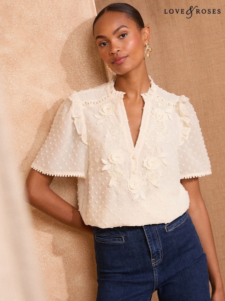 Love & Roses Ivory Short Sleeve V-Neck Dobby Blouse (F15186) | €50