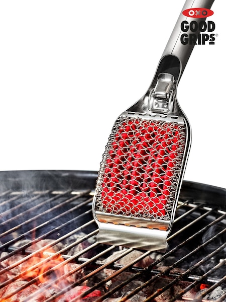 Oxo Silver Good Grips Hot Clean Grill Brush (F18418) | €54