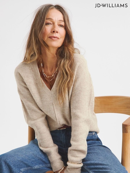 JD Williams Natural Sponge V-Neck Jumper (F19126) | €36