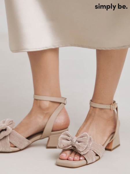 Vaalea beige - Simply Be Double Rusetti Low Block korkokengät In Extra Leveä lesti (F19756) | €58
