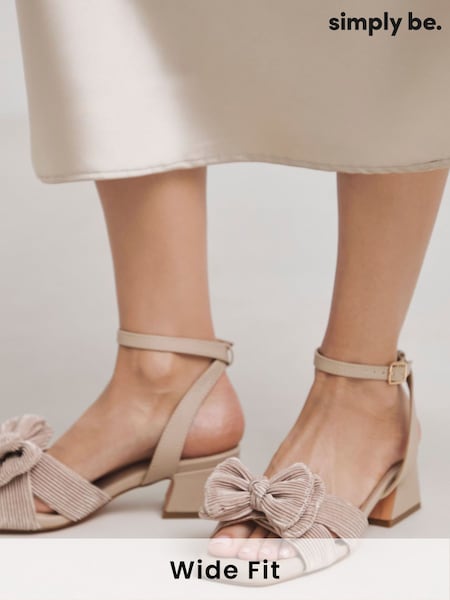 Vaalea beige - Simply Be Double Rusetti Low Block korkokengät In Leveä lesti (F19765) | €58