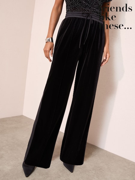 Friends Like These Black Velvet Trousers (F20671) | R$ 375