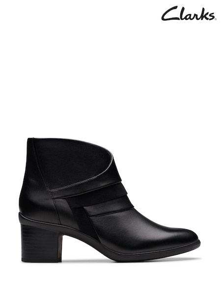 Clarks Black Standard Fit (D) Leather Shaya Sky Boots (F23039) | €119