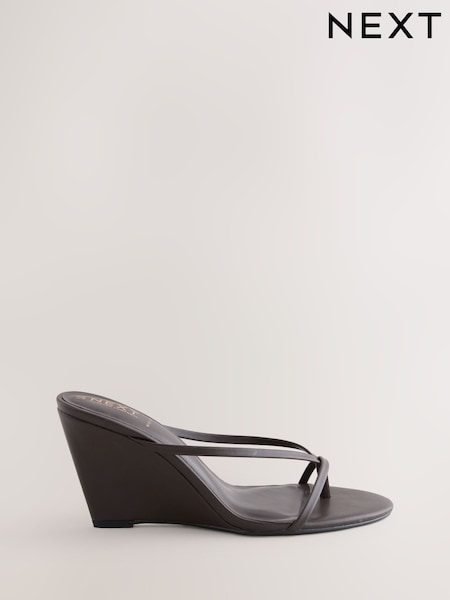 חום שוקולד - Forever Comfort® Toe Thong Wedge Heels (F24094) | ‏127‏₪