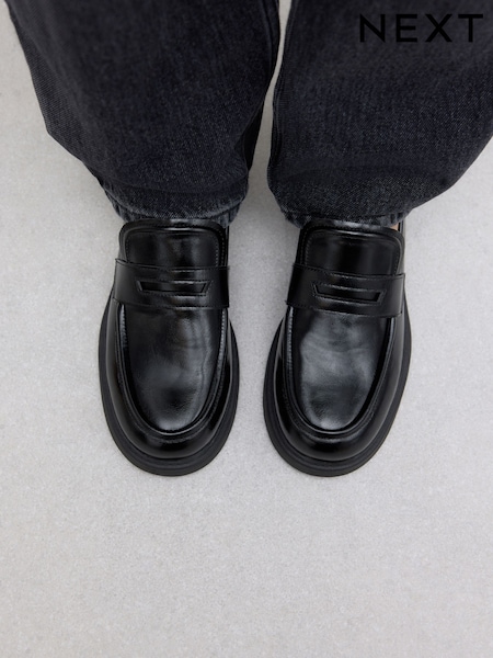 Black Forever Comfort® Round Toe Chunky Platform Loafers (F24208) | R$ 315
