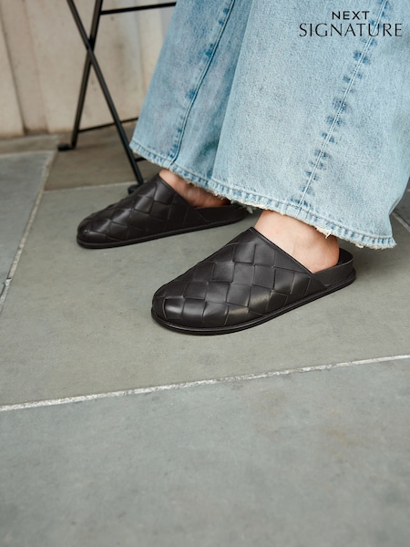أسود - Signature Premium Leather Weave Footbed Mules (F24273) | ‏265 ر.ق.