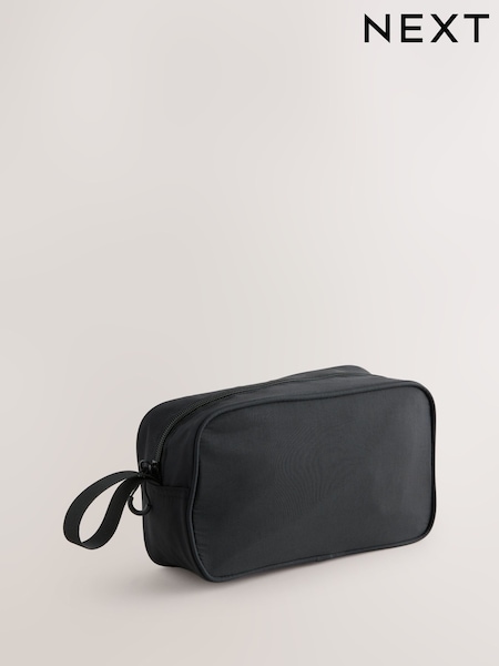 Black Washbag (F28000) | R$ 115