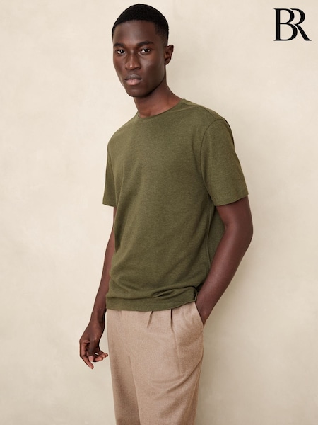 Зеленый хаки - Banana Republic Luxury-Touch Crew Neck T-Shirt (F28722) | €53