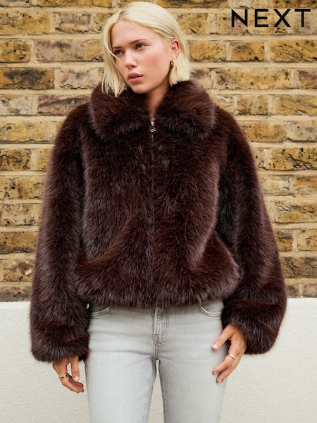 Chocolate Brown Faux Fur Zip Through Jacket (F29051) | R$ 555
