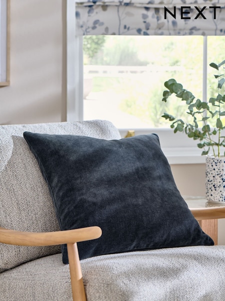 Loxley Velvet Knife Edge Cushion (F31368) | 21 €