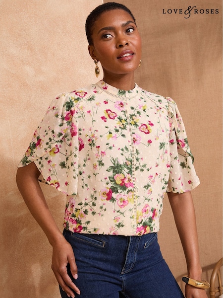 Love & Roses Short Sleeve Crew Neck Dobby Blouse (F32958) | R$ 375