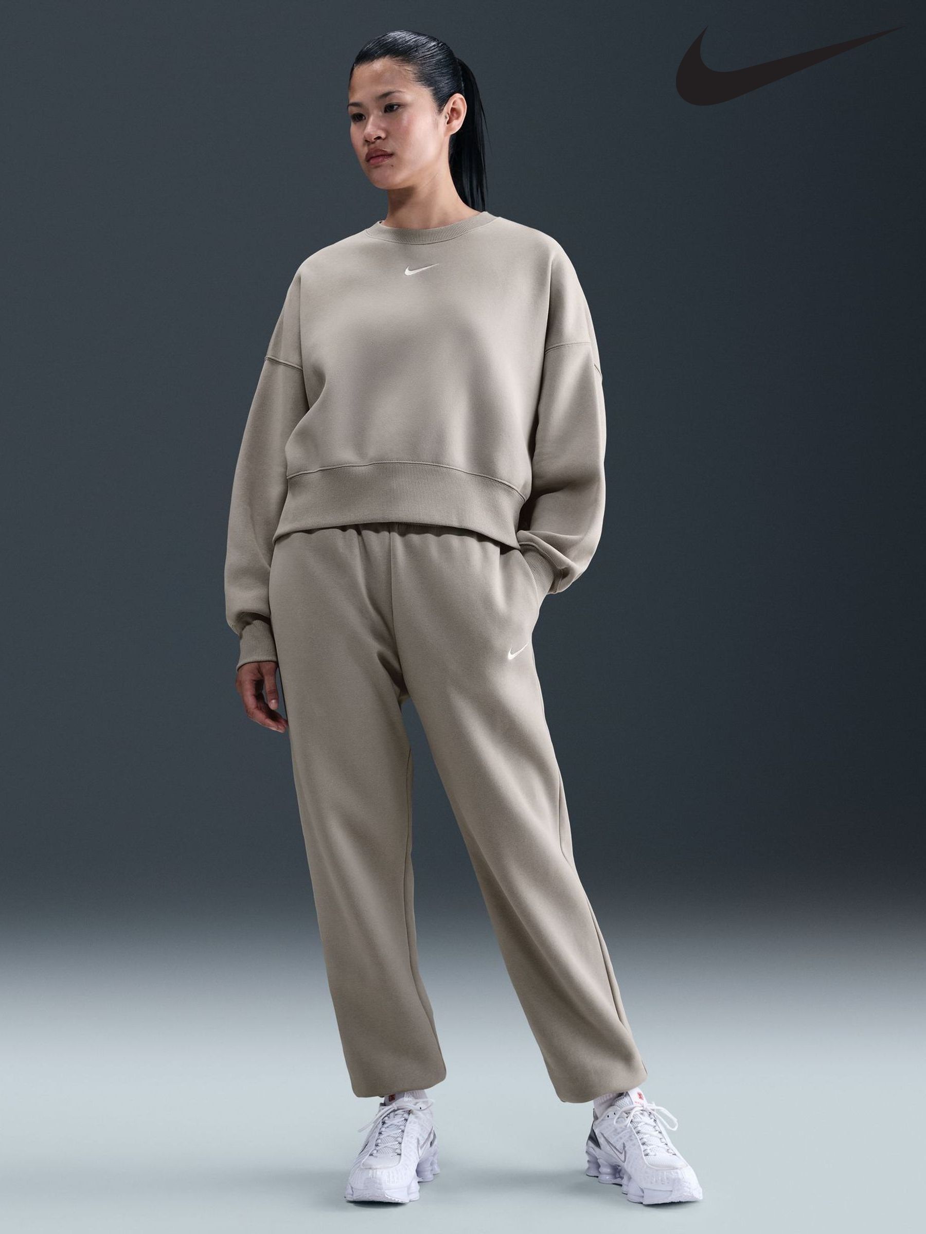 womens nike joggers gray