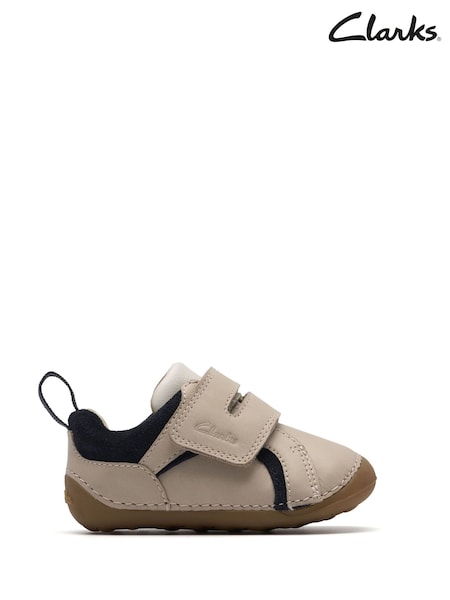Clarks Natural Newborn Tiny Gleam Shoes (F34151) | €40