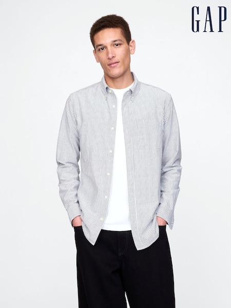 Gap Blue Stripe Classic Oxford Shirt in Standard Fit (F36526) | €57
