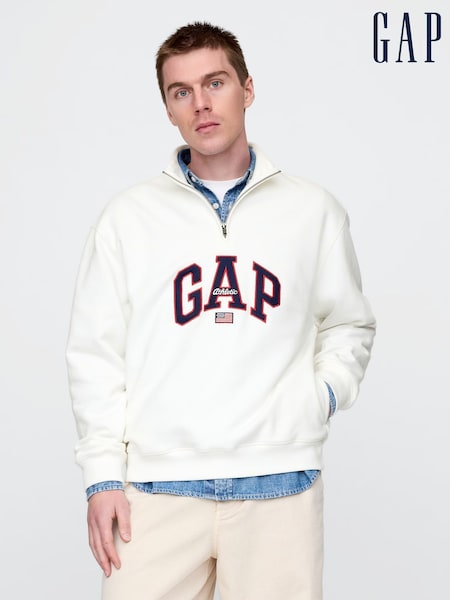 Gap White Logo Heavyweight Quarter-Zip Sweatshirt (F36564) | €70