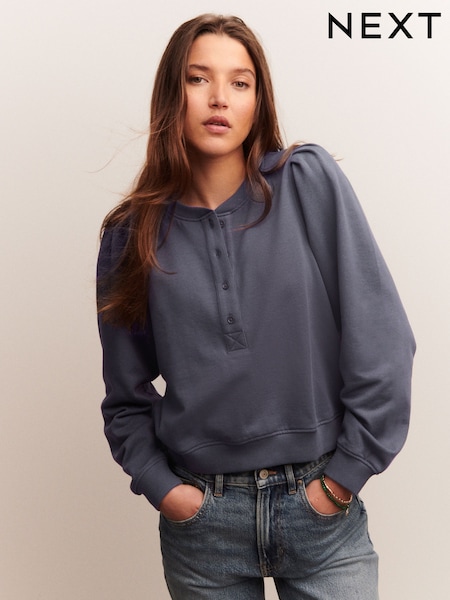 Azul índigo - Washed Henley Neck Line Long Sleeve Sweatshirt (F37318) | R$ 330