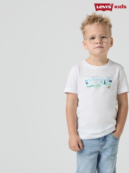 Levi's® Crashing Waves Batwing Graphic Logo Short Sleeve T-Shirt (F37649) | ‏89 ر.ق. - ‏99 ر.ق.