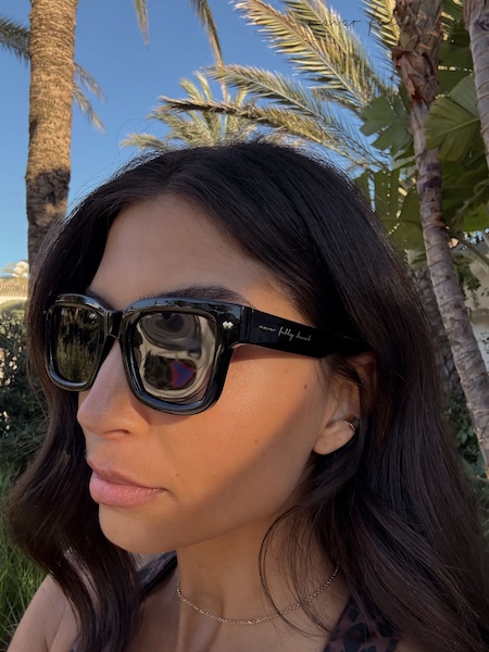 Never Fully Dressed Wayfarer Sunglasses (F38297) | R$ 255