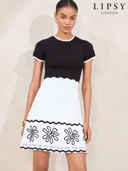 Lipsy Monochrome Knit Short Sleeve Skater Mini Dress (F40230) | €76
