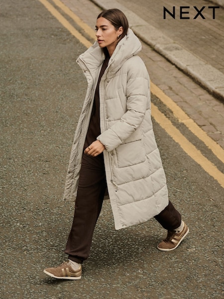 Branco de inverno - Shower Resistant Padded Hooded Coat (F42345) | R$ 565