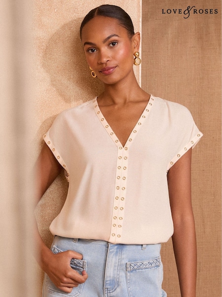 Love & Roses White Ecru Petite Eyelet V-Neck Short Sleeve T-Shirt (F43006) | R$ 315