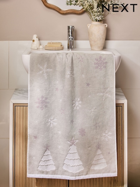 Natural Christmas Snowflake Towel (F44559) | 49 QAR